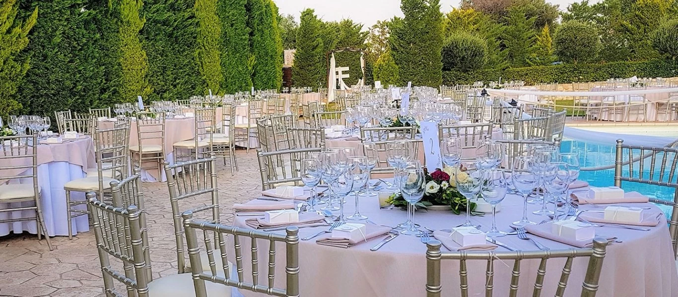 Τα παράδοξα... των γάμων: 300 οι καλεσμένοι - Με μουσική αλλά χωρίς χορό